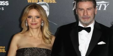 Alldaynews.gr Πέθανε η 57χρονη σύζυγος του Τζον Τραβόλτα, Κέλι Πρέστον – Ο “θαρραλέος αγώνας” της με τον καρκίνο του μαστού