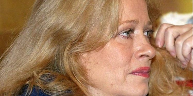 Νόρα Βαλσάμη: Δύσκολες ώρες στο Νοσοκομείο της Σύρου[photo]