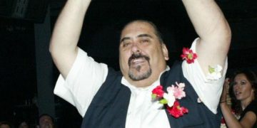 Alldaynews.gr Πέθανε ο Πητ Παπαδάκος