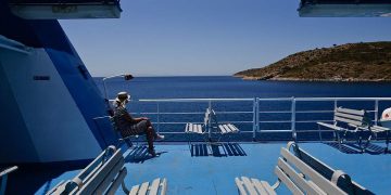 Alldaynews.gr Συνελήφθη 40χρονος που φέρεται να βίασε 24χρονη μέσα στο πλοίο για Σαντορίνη