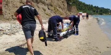 Alldaynews.gr Σοκαρισμένοι οι Λουόμενοι-Την έβλεπαν να αργοπεθαίνει και δεν μπορούσαν να την σώσουν