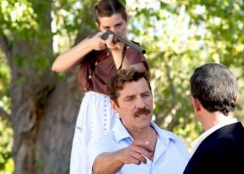 Παραμένει στις «Άγριες Μέλισσες» ο Γιάννης Στάνκογλου – Αλλάζει το σενάριο