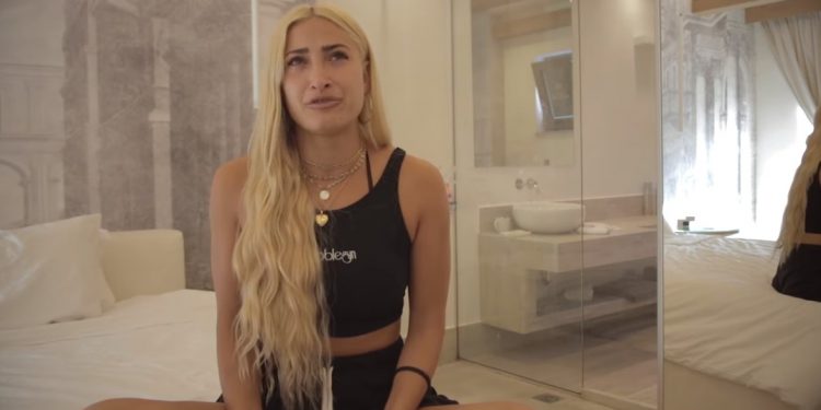 Alldaynews.gr Μέσα στα κλάματα η Τούνη για το βίvτεο: «Προφανώς πρωταγωνιστώ, να πάτε να γ@μ…» (video)