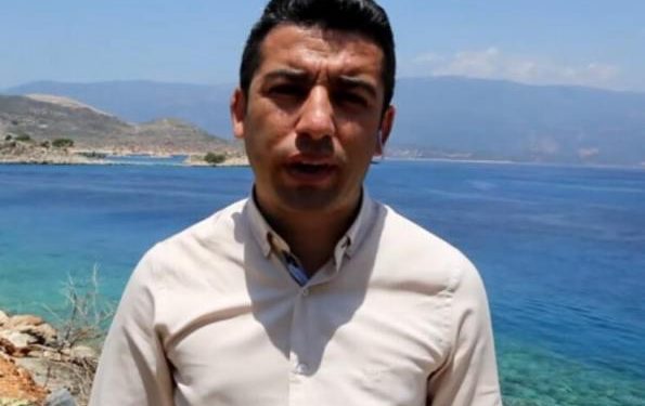 Tούρκος δημοσιογράφος με μια κάμερα στο χέρι… το παίζει «κατάσκοπος» στο Καστελόριζο (video)