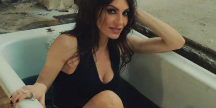 Τσακίζει κόκκαλα η Άσπα Τσίνα: «Μέσα από τον καρκίνο μαθαίνεις και εξελίσσεσαι»