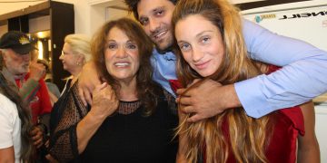 Alldaynews.gr Πέθανε ο σύζυγος της Ελπίδας