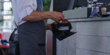 Alldaynews.gr Καταγγελία: Εργαζόμενος βρέθηκε θετικός στον κορωνοϊό και δεν έγιναν τεστ… ούτε στο προσωπικό της επιχείρησης