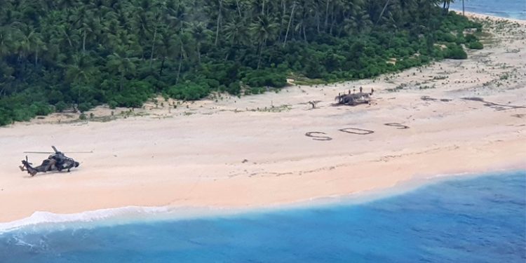 Η πραγματική ιστορία: Ένα «SOS» σε ακατοίκητο νησί τους έσωσε την ζωή (video)