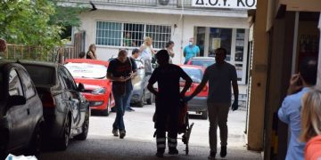 Alldaynews.gr Επίθεση με τσεκούρι στη ΔΟΥ Κοζάνης: Πάλευα μαζί του και του είπα “ξέρεις τι έκανες”;