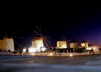 Μύκονος: Δικηγόρος «έσπασε» την καραντίνα, συνελήφθη και έκανε μήνυση στο διοικητή