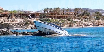 Μύκονος: Στα βράχια «καρφώθηκε» το tender Αιγύπτιου μεγιστάνα