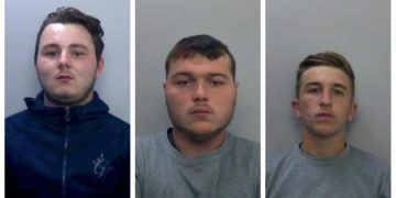 Alldaynews.gr Στη φυλακή οι έφηβοι που σόκαραν τη Βρετανία: Έσυραν με αυτοκίνητο για 2 χλμ αστυνομικό και τον παράτησαν νεκρό στη μέση του δρόμου