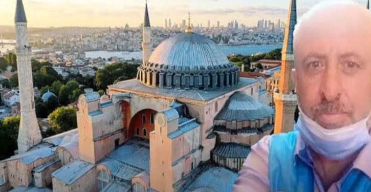 Alldaynews.gr Μουεζίνης πέθανε μετά από καρδιακή προσβολή μέσα στην Αγία Σοφία