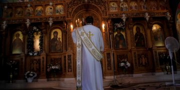 Alldaynews.gr Συνελήφθη παπάς που καλούσε μέσω facebook τους πιστούς να μην φοράνε μάσκες