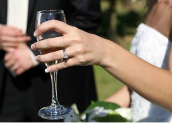 Βόλος-Κορονοϊός: 71χρονος έκανε αρραβώνα και πλήρωσε πρόστιμο 5.000€!