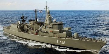 Φωτογραφίες-ντοκουμέντο από την πρόσκρουση της φρεγάτας «Λήμνος» με το «Κεμάλ Ρέις»