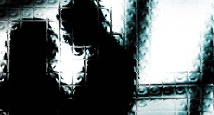 Alldaynews.gr Έπιασε στα πράσα τον άντρα της να κάνει σ3ξ με τη μαμά του: Έγινε έτσι απλά, είπε εκείνος