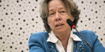 Alldaynews.gr Καθηγήτρια Λινού: Είμαστε σε πόλεμο – Μπορεί να φτάσουμε τα 1.000 κρούσματα την ημέρα