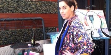 Alldaynews.gr Αστυνομικός καταγράφηκε από κάμερα να «χουφτώνει» πτώμα γυναίκας – Τον μηνύουν οι δικοί της