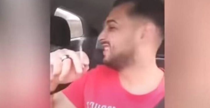 Alldaynews.gr Σοκαριστικό βίντεο: Τραγουδιστής σκοτώθηκε κάνοντας live στα social media