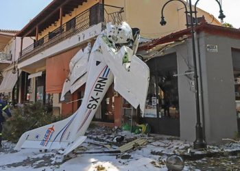 Τραγωδία στις Σέρρες: Μικρό αεροπλάνο έπεσε 100 μέτρα από εκεί που εργάζεται η μητέρα του 19χρονου χειριστή