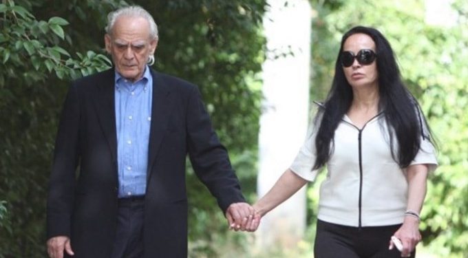 Alldaynews.gr Υγεία Άκη Τσοχατζόπουλου: Βίκυ Σταμάτη “Ελπίζουμε στη βοήθεια του Θεού”