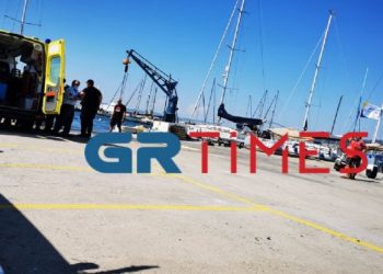 Τραγωδία στη Θεσσαλονίκη: Βούτηξε από σκάφος και πέθανε[photos]