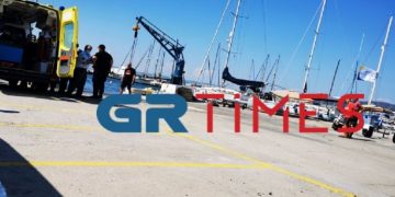 Τραγωδία στη Θεσσαλονίκη: Βούτηξε από σκάφος και πέθανε[photos]