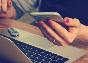 Ο ερωτευμένος βουλευτής και η… ακριβοθώρητη καλλονή “των τραπεζών”!