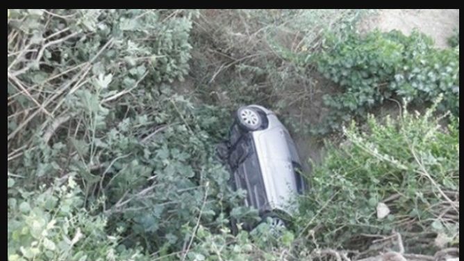 Alldaynews.gr Τραγωδία με μια Νεκρή στην Κρήτη: Ιερέας έκανε όπισθεν και έπεσε σε γκρεμό