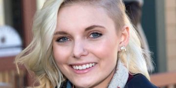 Alldaynews.gr Αυτοκτόνησε η 23χρονη Daisy Coleman: Ο βιασμός στα 14 από συμμαθητή της και το ντοκιμαντέρ στο Netflix