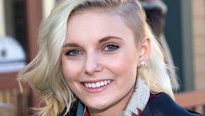 Alldaynews.gr Αυτοκτόνησε η 23χρονη Daisy Coleman: Ο βιασμός στα 14 από συμμαθητή της και το ντοκιμαντέρ στο Netflix