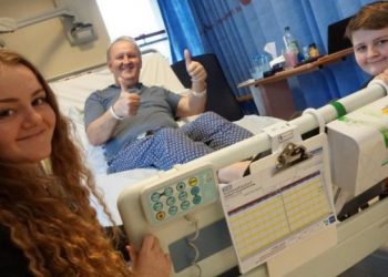 15χρονη μαθήτρια έσωσε τον μπαμπά της από ανακοπή καρδιάς χάρη στα μαθήματα ανάνηψης που έκανε στο σχολείο