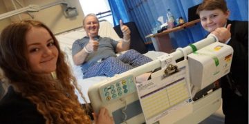 Alldaynews.gr 15χρονη μαθήτρια έσωσε τον μπαμπά της από ανακοπή καρδιάς χάρη στα μαθήματα ανάνηψης που έκανε στο σχολείο