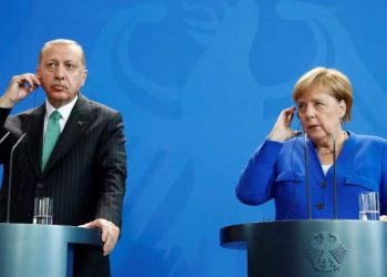 “Γονάτισε” στη Μέρκελ ο Ερντογάν: Θέλουμε επίλυση προβλημάτων με διάλογο