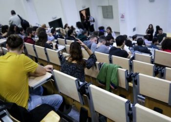 Καθηγήτρια Κοτανίδου: Πιθανόν οι φοιτητές να κάνουν τεστ κορωνοϊού πριν επιστρέψουν στα Πανεπιστήμια