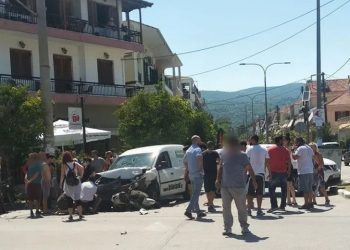Δεν σταμάτησε πριν τη Διασταύρωση και πήρε το μηχανάκι απο κάτω-Σε σοβαρή κατάσταση η οδηγός