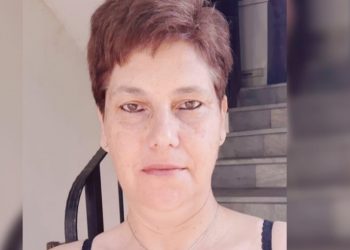 Τραγωδία στην Καλαμπάκα: Θρήνος για την 50χρονη που Σκότωσε μπροστά στο παιδί της ο άντρας της