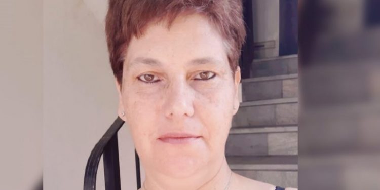 Alldaynews.gr Τραγωδία στην Καλαμπάκα: Θρήνος για την 50χρονη που Σκότωσε μπροστά στο παιδί της ο άντρας της