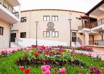 Καταγγελία για γηροκομείο στη Θεσσαλονίκη: «Οι τρόφιμοι κόλλησαν από τη Θεία Κοινωνία»