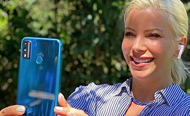 Alldaynews.gr Αναστάτωσε Κόσμο η Αντελίνα Βαρθακούρη: Φωτογραφίες με μαγιό μετά τα χαμένα κιλά!