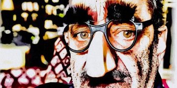 Alldaynews.gr Πίσω καραγκιόζηδες! Η Οργισμένη ανάρτηση Καφετζόπουλου για τις μάσκες σε παιδιά