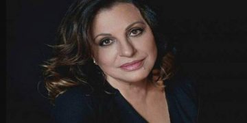 Alldaynews.gr Χαρούλα Αλεξίου: “Έπαθα καρκίνο. Αλλά είπα: Όχι, δεν θα τον αφήσω να με νικήσει.”