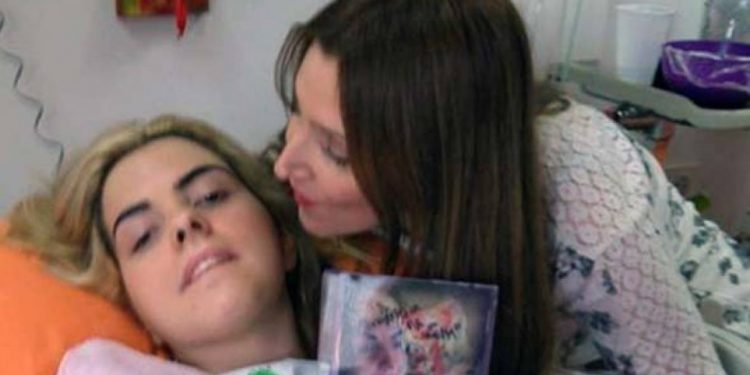 Alldaynews.gr Το πρώτο της μπάνιο μετά από 7 χρόνια έκανε η Ασπασία(photos)