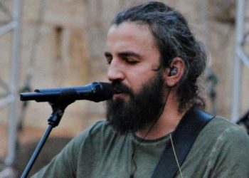 Μπαλάφας κατά του εμβολίου για τον κορονοϊό! Το 5G, οι μάσκες και ο χαμός στα σχόλια