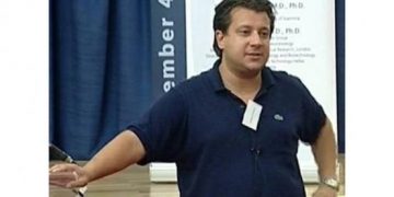 Alldaynews.gr «Γκίκα δε συμφωνώ με το μοντέλο σου»: Ο Δερμιτζάκης αμφισβητεί τα περί 25 μαθητών ανά τάξη