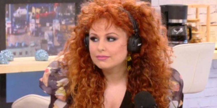 Alldaynews.gr “Πάγωσαν” στο The Booth με το τηλεφώνημα- Κοιτάζονταν μεταξύ τους (video)