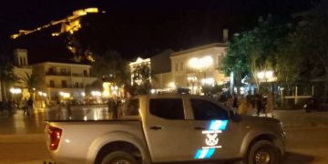 Alldaynews.gr Ιδιοκτήτης καφετέριας έπεσε στη θάλασσα λόγω προστίμου για τον κορονοϊό! Τι είπε ο Χαρδαλιάς (video)