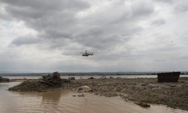 Μέσα στη θάλασσα και πάνω σε κομοδίνο εντοπίστηκε η γυναίκα που αγνοούνταν στην Εύβοια