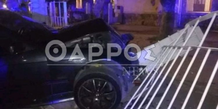 Alldaynews.gr Καλαμάτα: Αυτοκίνητο μπούκαρε σε σχολείο (pics)